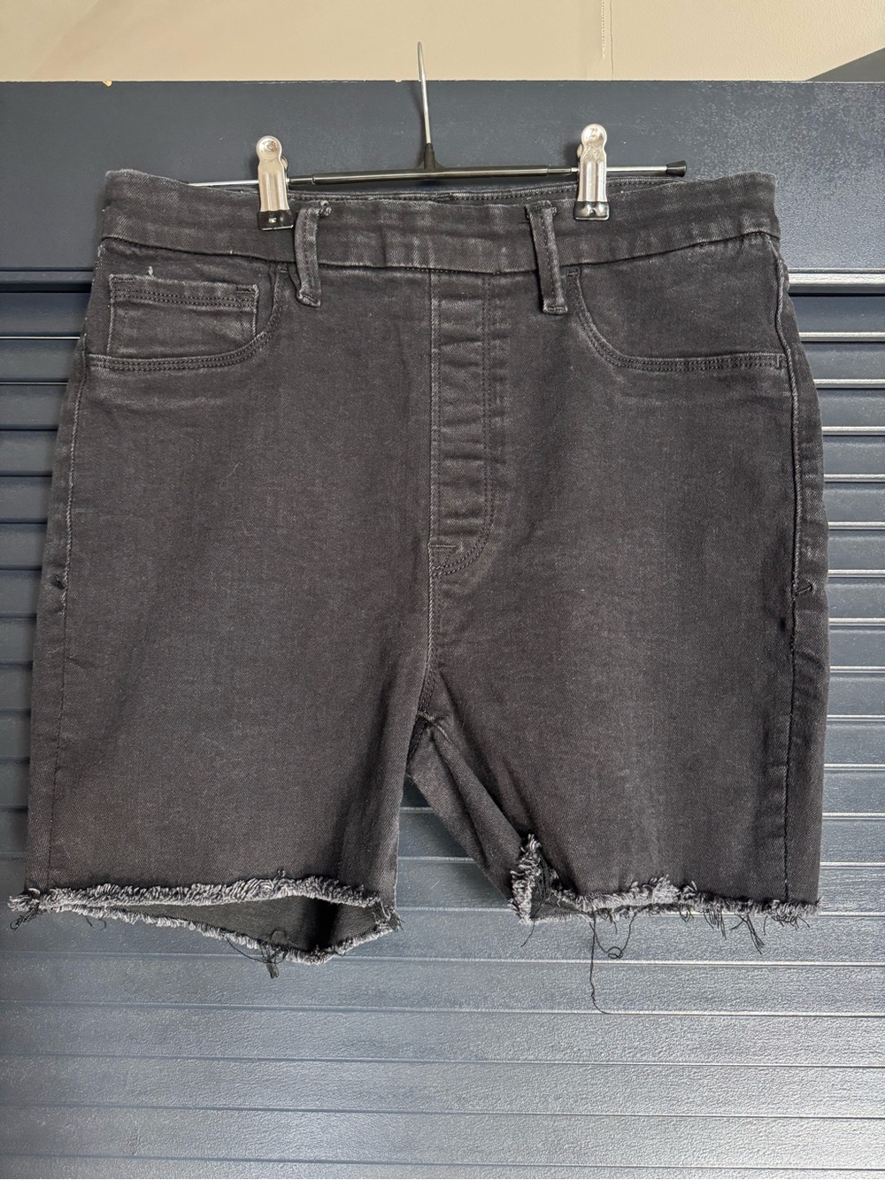 Good American Black Denim Cutoff Shorts Size 4